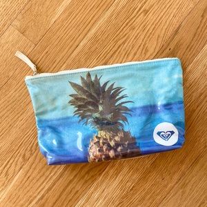 Roxy Pineapple Makeup Pouch